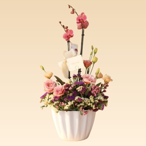 Base de cerámica con Orquídeas y Flores Frida