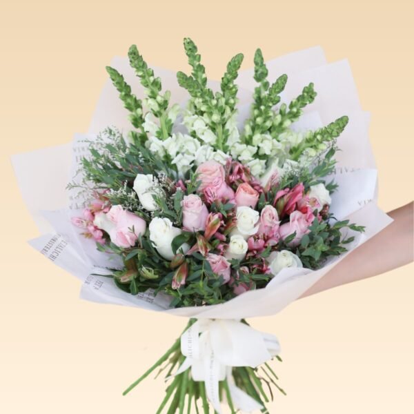 Ramo con Rosas, Perritos, Astromelias y Eucaliptos Julieta