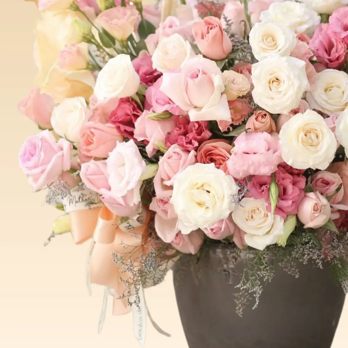 Arreglo de Flores con Lisianthus, Rosas y Orquídeas Karina - Image 2