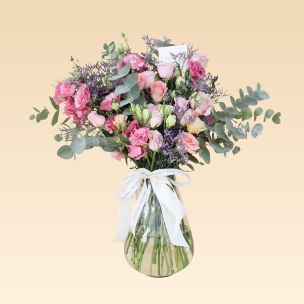 Jarrón de Flores con Lisianthus, Rosas, Eucaliptos Laura