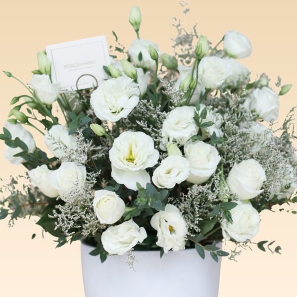 Arreglo de Lisianthus, Rosas, Eucaliptos y Follaje de temporada Lourdes - Image 2