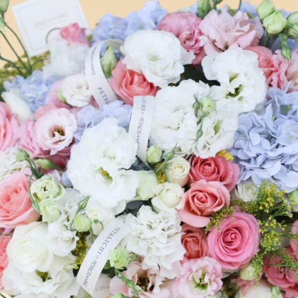 Base Trinitate con Lisianthus, Rosas y Hortencias Artificiales Olivia - Image 3