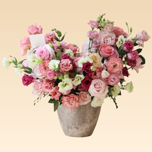 Base Trinitate con Rosas y Lisianthus Isabela xl
