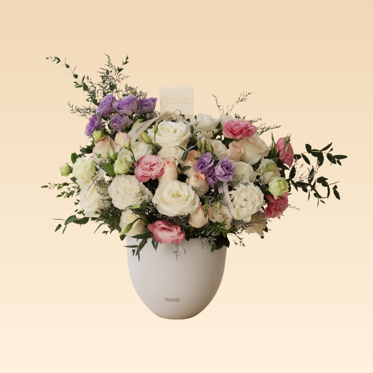 Arreglo de Lisianthus, Rosas y Follaje Tania