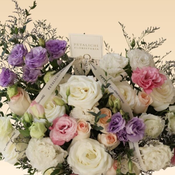 Arreglo de Lisianthus, Rosas y Follaje Tania - Image 2